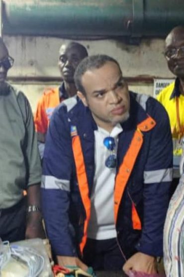 le_dg_de_la_snel_fabrice_lusinde_assistant_aux_essais_de_rotation_du_groupe_ndeg3_de_la_centrale_de_la_tshopo_a_kisangani